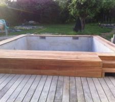 Escalier piscine en bois