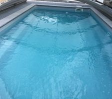 Vue piscine nouvelle margelles granit anthracite