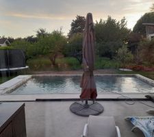 Piscine finit et en fonctionnement.
