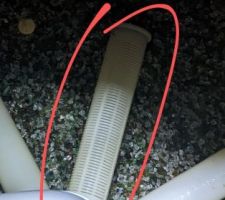 Filtre piscine - crpine avec grille vers le haut