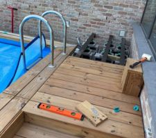 Escalier et on continue la terrasse