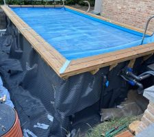 Pose de la protection avant remblais