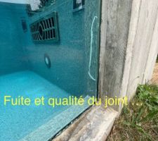 Joint vitre se disloqu� apr�s 1 mois