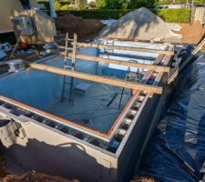 Le montage des paroies en blocs polystyr�ne