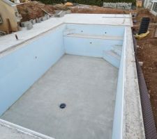 Le bassin prend forme