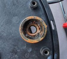 Capot moteur, sortie Servomoteur