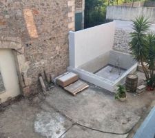 Carrelage et intégration skimmer et finition tour de piscine