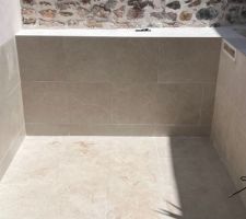 Carrelage et integration skimmer et finition tour de piscine